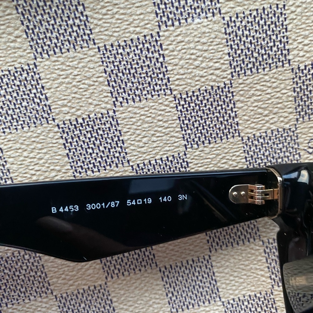 NEW, BURBERRY BLACK SQUARE SUNGLASSES! ABSOLUTELY GORGEOUS ! 🕶️🕶️🌻🌻 - Picture 15 of 15